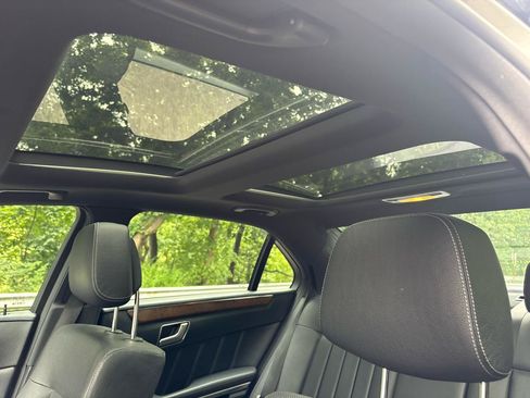 Used 2014 Mercedes-Benz E 550 4MATIC Sedan image 37