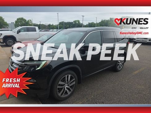 Used 2017 Honda Pilot Elite image 2
