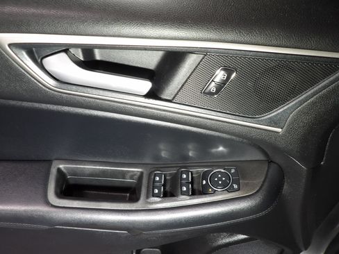 Used 2022 Ford Edge SE AWD/4WD image 9