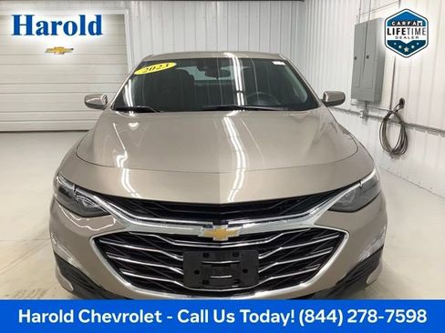Used 2023 Chevrolet Malibu LT image 2
