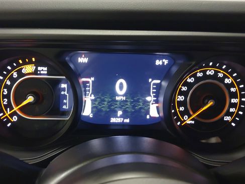 Used 2024 Jeep Wrangler Unlimited Rubicon image 18