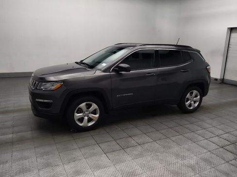 Used 2019 Jeep Compass Latitude FWD image 2