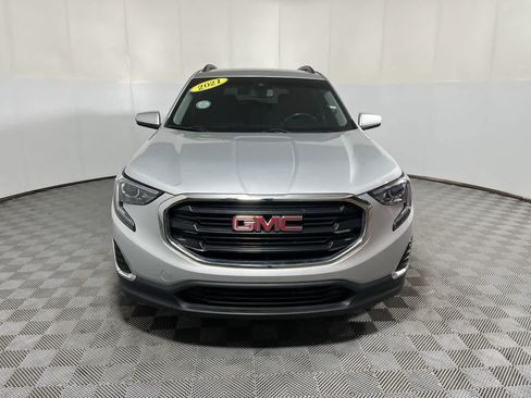 Used 2021 GMC Terrain SLE w/ Driver Convenience Package FWD image 3