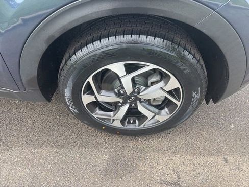 Used 2022 Kia Sportage LX AWD/4WD image 38