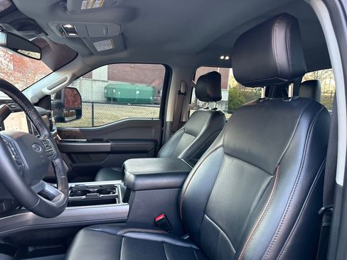 Used 2025 Ford F250 Lariat image 13