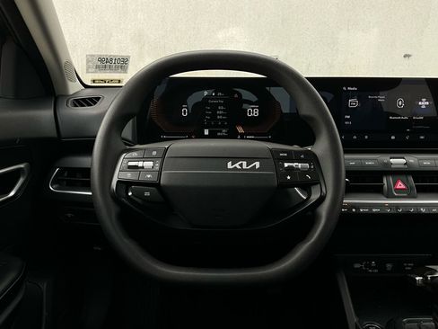 Used 2025 Kia K4 LXS image 34