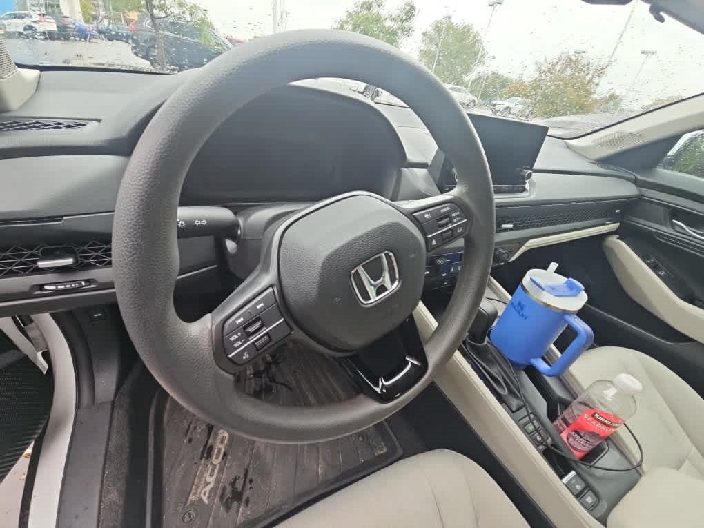 Used 2023 Honda Accord EX image 7