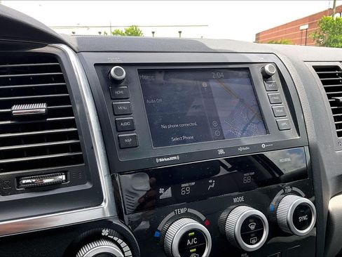 Used 2020 Toyota Sequoia Platinum RWD image 34