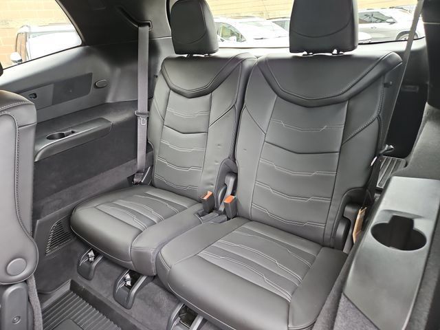 Used 2025 Cadillac XT6 Sport w/ Platinum Package AWD/4WD image 13