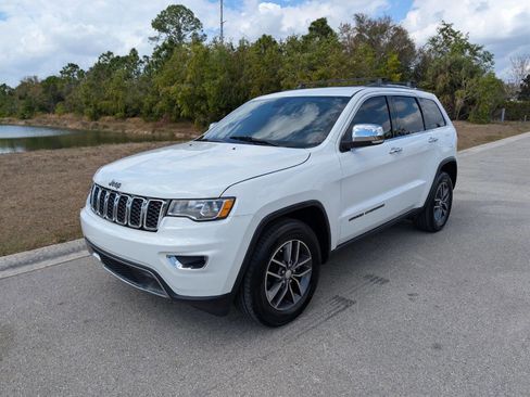 Used 2018 Jeep Grand Cherokee Limited image 2