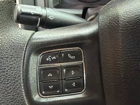 Used 2019 RAM 1500 Classic SLT RWD image 15