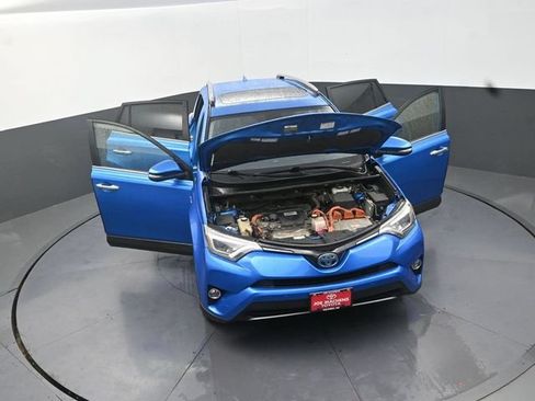 Used 2018 Toyota RAV4 Limited AWD/4WD image 40
