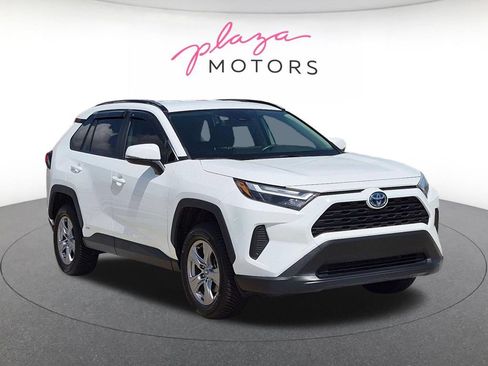 Used 2023 Toyota RAV4 XLE AWD/4WD image 3