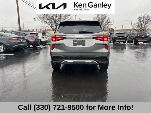 Certified 2023 Kia Seltos LX image 12