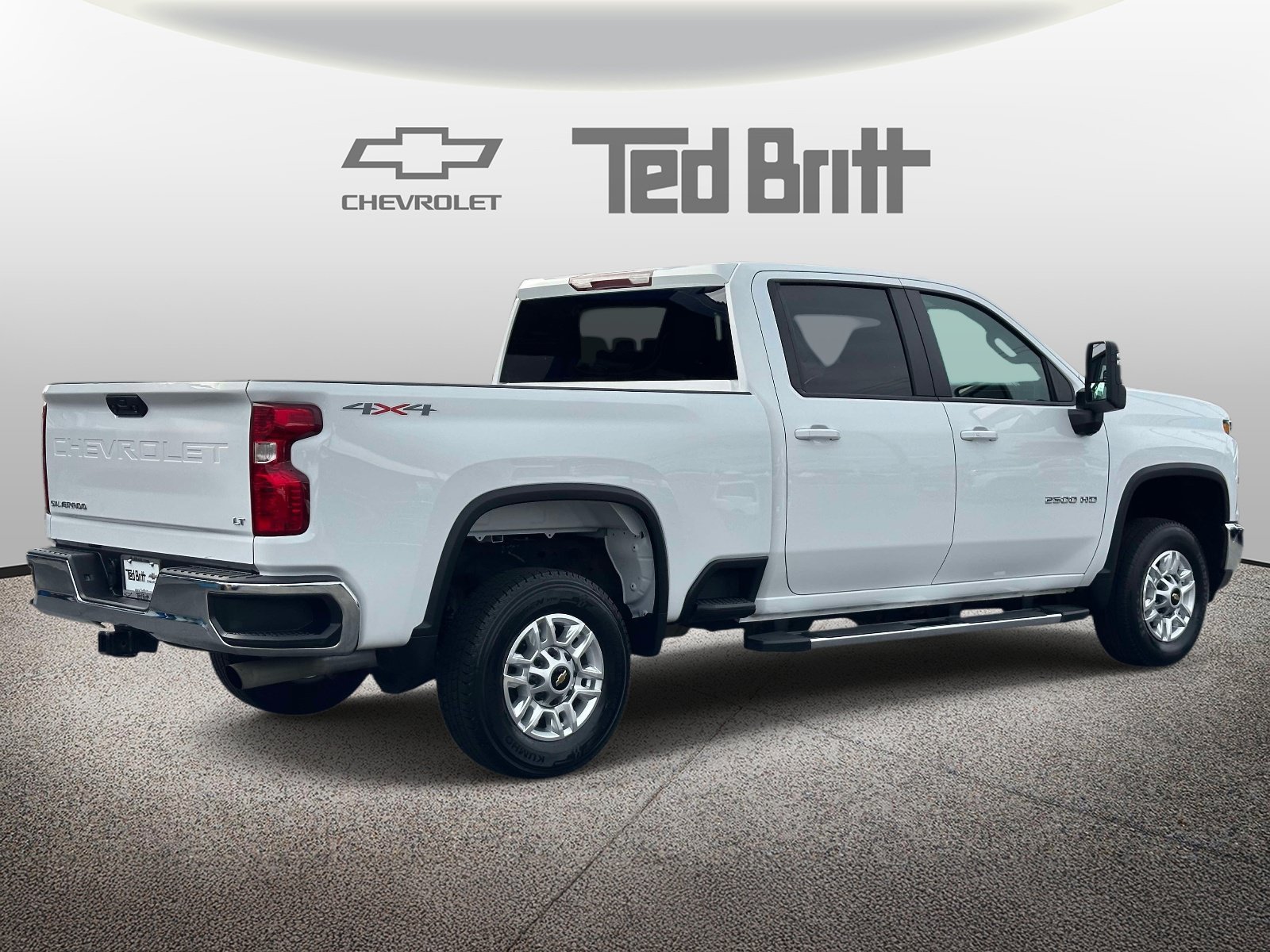 Used 2025 Chevrolet Silverado 2500 LT w/ Convenience Package AWD/4WD image 4