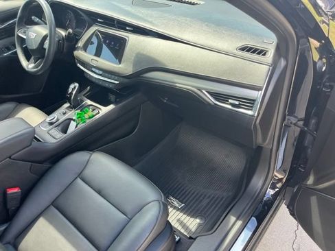 Used 2023 Cadillac XT4 Premium Luxury w/ Technology Package FWD image 35