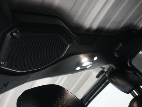 Used 2021 Jeep Gladiator Sport image 13