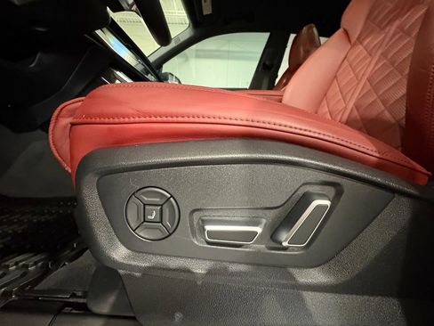 Used 2026 Audi SQ8 Prestige AWD/4WD image 11