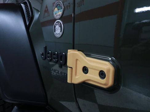 Used 2021 Jeep Wrangler Unlimited Sport image 37