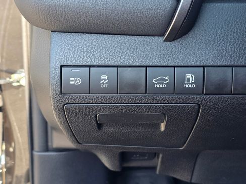 Used 2021 Toyota Camry XSE FWD image 31