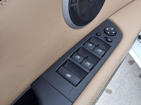 Used 2010 BMW M3 Convertible image 24