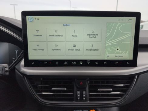 Used 2024 Ford Escape SE image 28