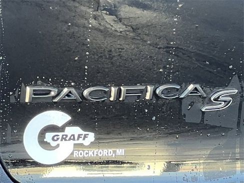 Certified 2026 Chrysler Pacifica Select w/ S Appearance Package image 49