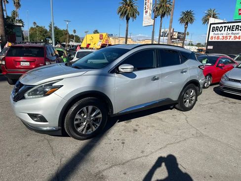 Used 2018 Nissan Murano SV image 11