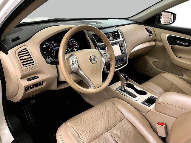 Used 2016 Nissan Altima 2.5 SL w/ 2.5 Technology Package FWD image 12