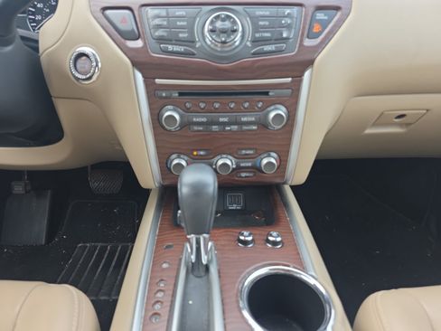 Used 2018 Nissan Pathfinder Platinum w/ Cargo Package AWD/4WD image 12