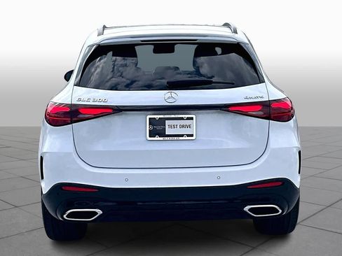 Used 2026 Mercedes-Benz GLC 300 4MATIC image 5