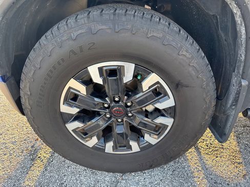 Used 2024 Nissan Frontier Pro-X w/ Technology Package image 13