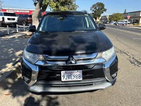 Used 2017 Mitsubishi Outlander SEL AWD/4WD image 3