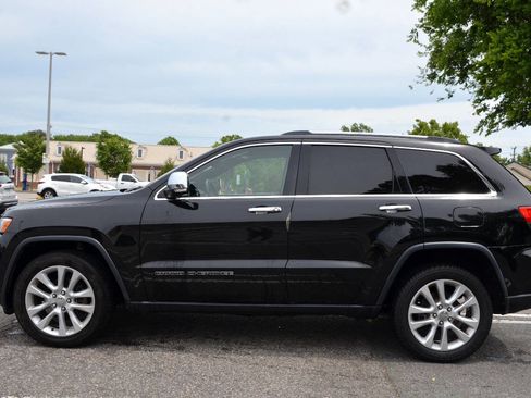 Used 2017 Jeep Grand Cherokee Limited AWD/4WD image 3