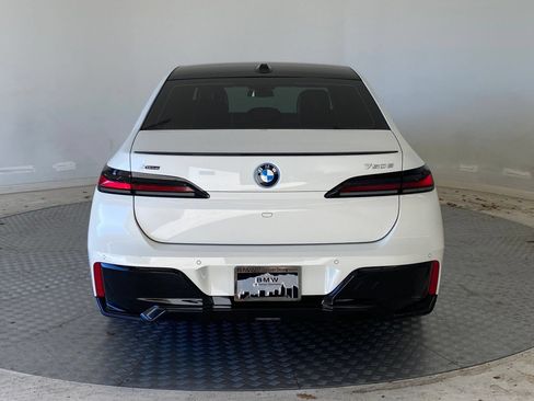 Used 2024 BMW 750e xDrive AWD/4WD image 9
