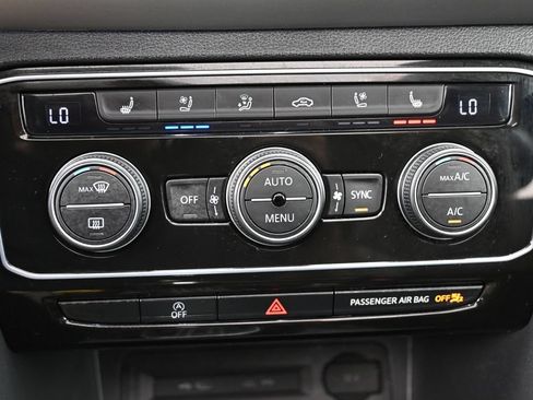 Used 2021 Volkswagen Atlas Cross Sport SEL Premium AWD/4WD image 29