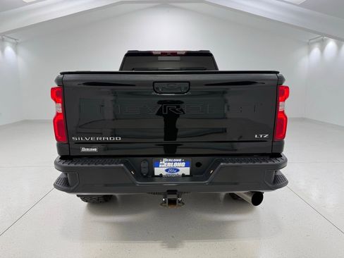Used 2022 Chevrolet Silverado 2500 LTZ w/ LTZ Convenience Package AWD/4WD image 5