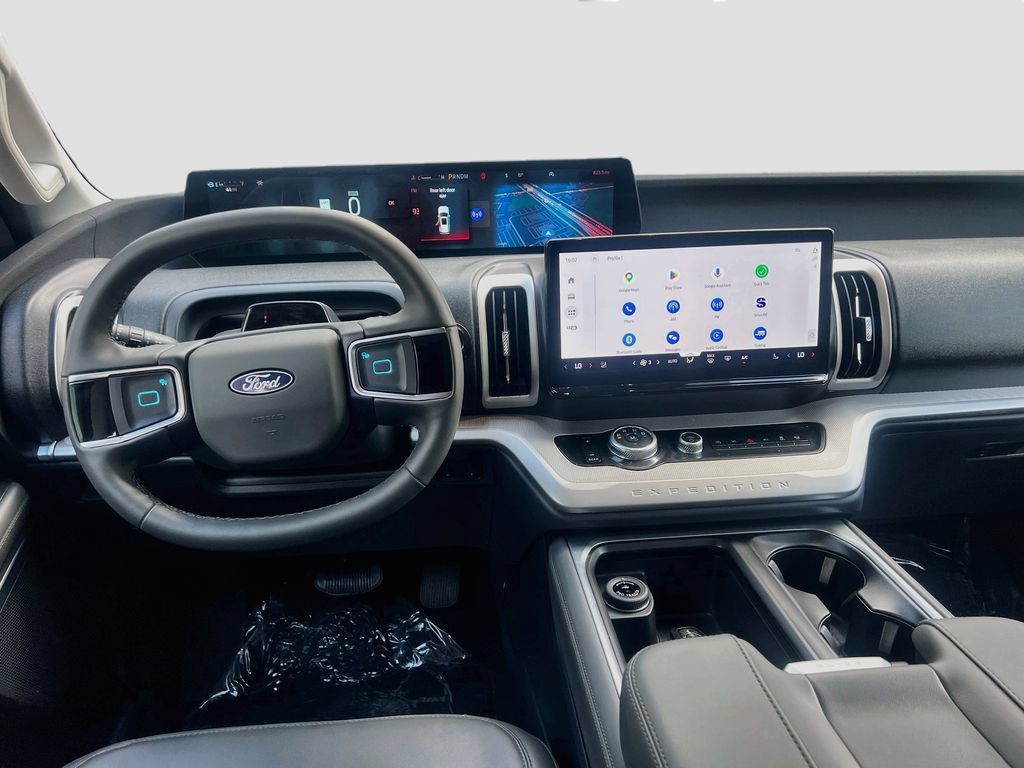 Used 2026 Ford Expedition Active RWD image 23