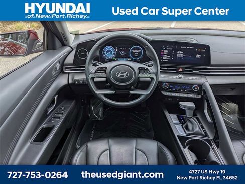 Used 2024 Hyundai Elantra Limited image 17