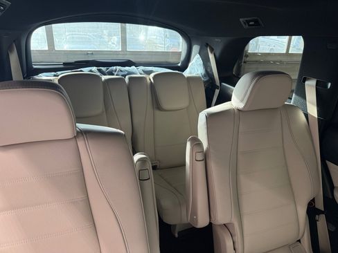 New 2026 Mercedes-Benz GLS 580 4MATIC image 18