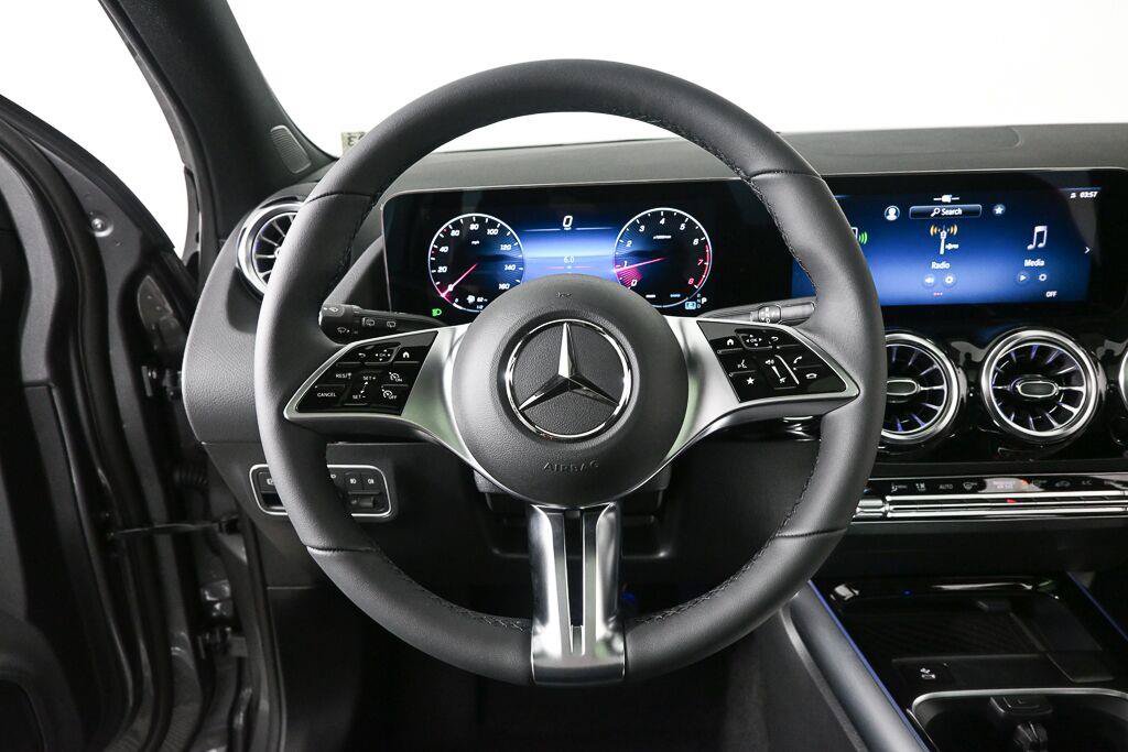 Certified 2026 Mercedes-Benz GLA 250 image 2