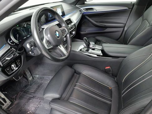 Used 2018 BMW 530i xDrive w/ M Sport Package image 38