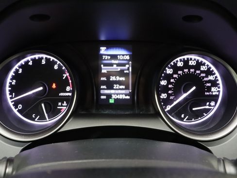 Used 2024 Toyota Camry SE image 36