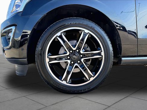Used 2020 Ford Expedition Limited w/ Special Edition Package AWD/4WD image 11
