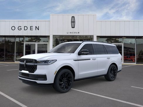 New 2025 Lincoln Navigator Reserve w/ Jet Appearance Package image 1