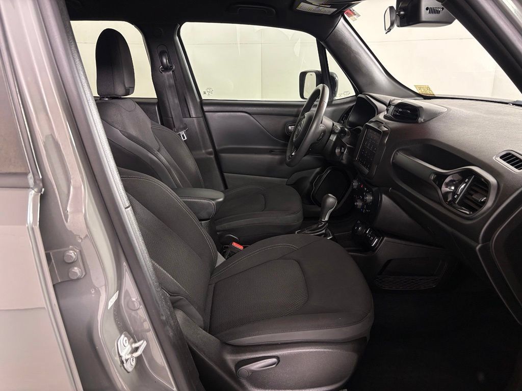 Used 2022 Jeep Renegade Altitude AWD/4WD image 40