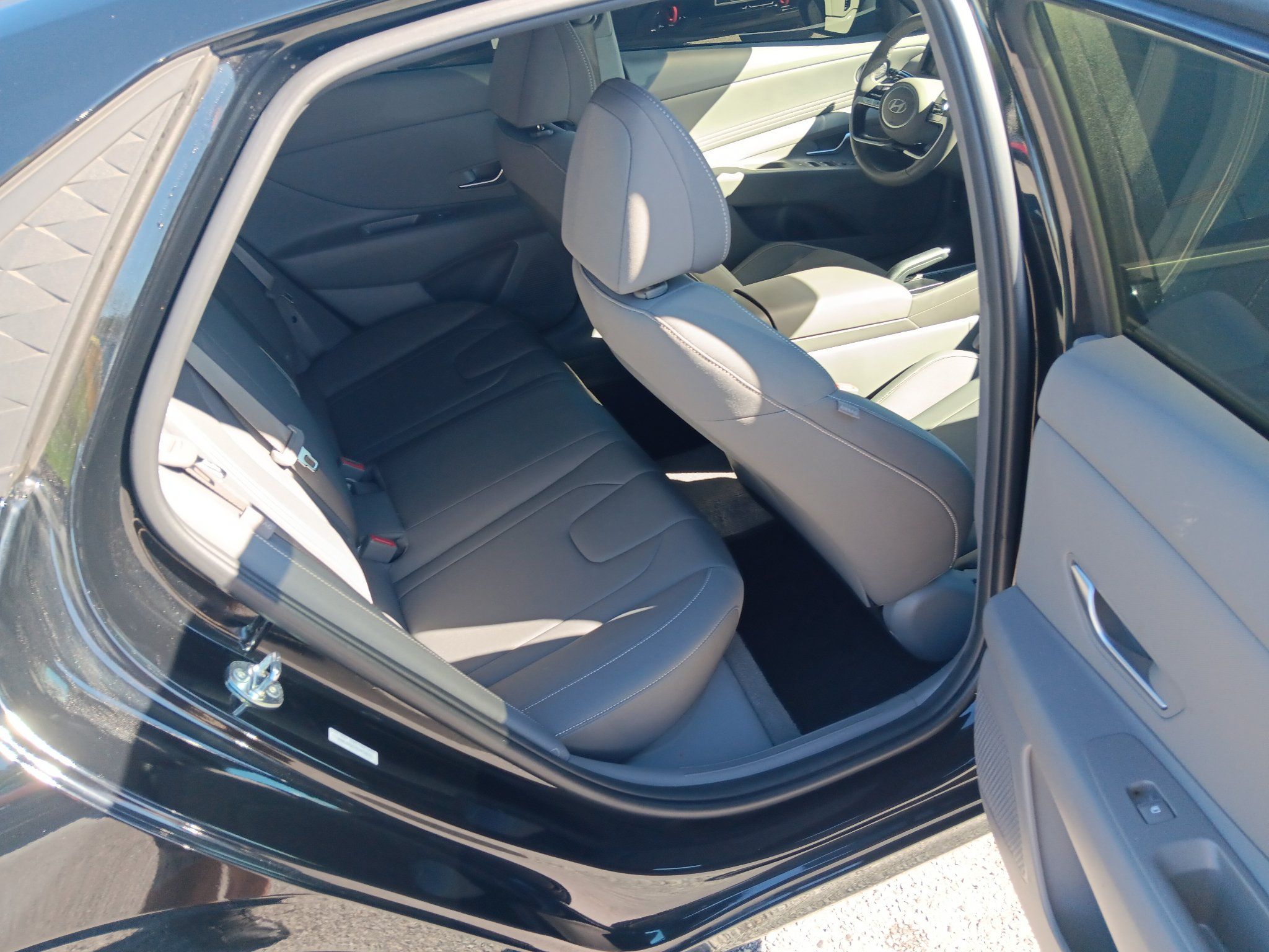 Used 2025 Hyundai Elantra Sport FWD image 19