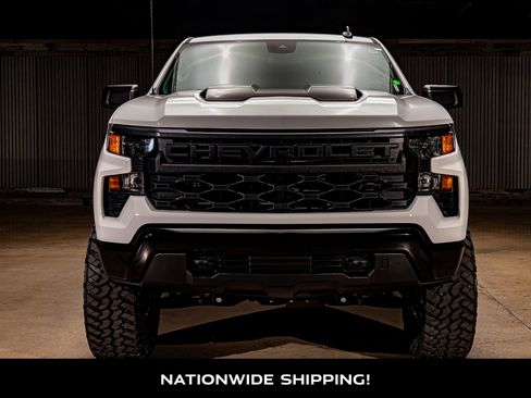 Used 2025 Chevrolet Silverado 1500 Custom Trail Boss w/ LPO, Dark Essentials Package image 4