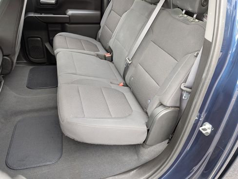 Used 2021 Chevrolet Silverado 2500 Custom w/ Custom Value Package image 17