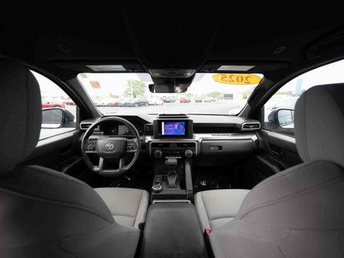 Used 2025 Toyota Tacoma SR5 AWD/4WD image 19